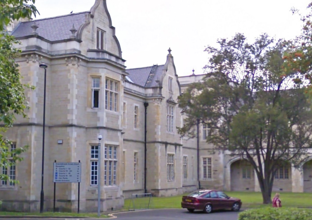 Snaresbrook Crown Court (credit Google)