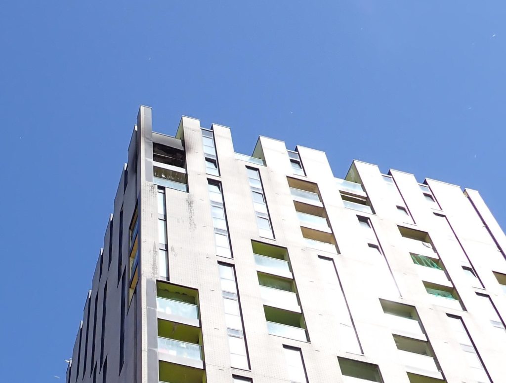 A top-floor flat at Arboretum Place in Barking caught fire yesterday (credit LFB)