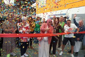 Deputy council leader Saima Ashraf cuts the ribbon on the Big Heart Food Hub
